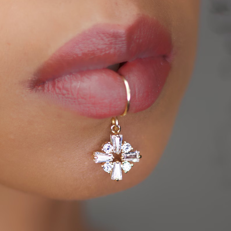 Body Jewelry And Earrings - 럭셔리 골드 컬러 꽃 모양 여성