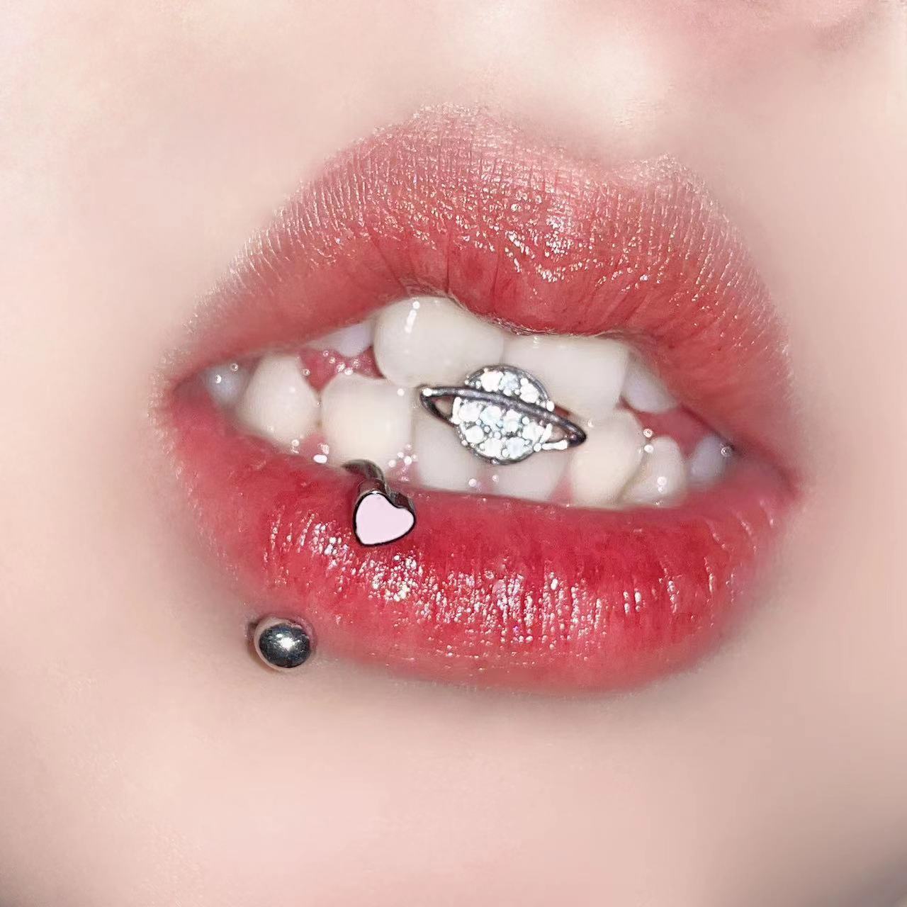 1개 트렌디하고 시원한 스타일의 스테인리스 스틸 1.6 - Body Jewelry And Piercing 리뷰 및 가격