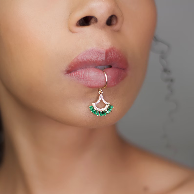 럭셔리 골드 컬러 꽃 모양 여성 드롭 귀걸이 박힌 반짝 - Body Jewelry And Earrings 리뷰 및 가격
