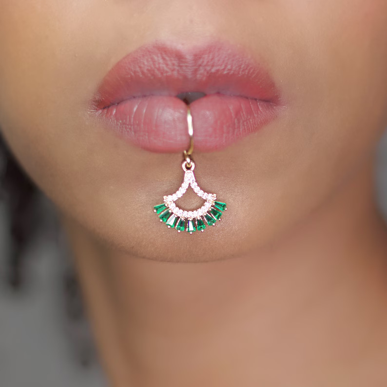 럭셔리 골드 컬러 꽃 모양 여성 드롭 귀걸이 박힌 반짝 - Body Jewelry And Earrings 리뷰 및 가격