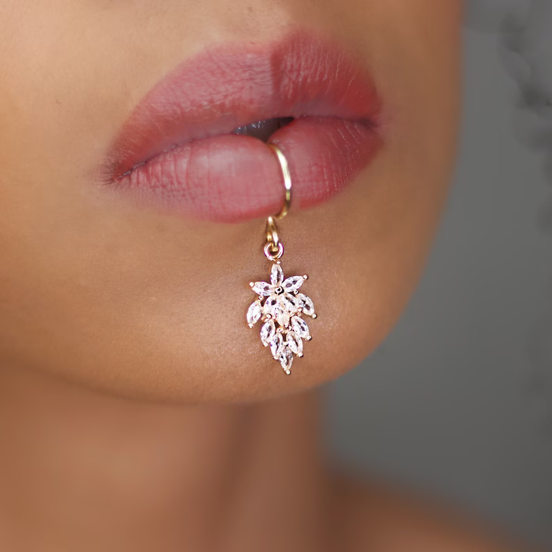 럭셔리 골드 컬러 꽃 모양 여성 드롭 귀걸이 박힌 반짝 - Body Jewelry And Earrings 리뷰 및 가격